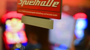 Schließung konkurrierender Spielhallen stockt