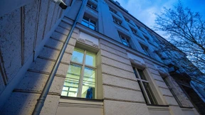 Aus Regensburger Amtsgericht getürmter Mörder ist weiter auf der Flucht