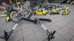 Feste Abstellplätze und Geofencing für E-Scooter