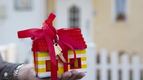 „Wie schenken wir den Kindern unsere Häuser?“