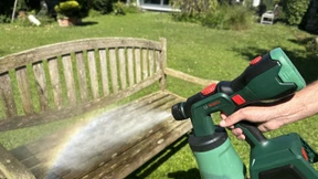 Den Pinsel gestrichen, zum Sprayer gegriffen