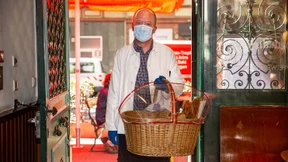 Der Mann mit  dem Korb