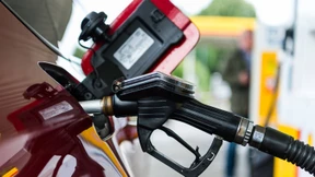 Benzinpreis rauf, Strompreis runter?