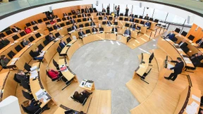 Die Stunde der Parlamente