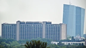 Rendite zehnjähriger Bundesanleihen fällt unter null