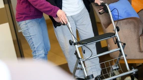 Osteuropäische Pflegedienste wegen Millionen-Betrugs vor Gericht