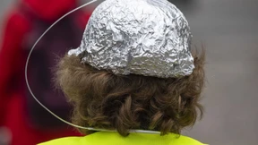 Warum Verschwörungstheorien so viele Menschen anziehen