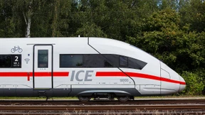 300 Fahrgäste müssen qualmenden ICE verlassen