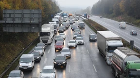 Dobrindt will Pkw-Maut staffeln