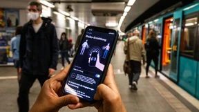 Funktioniert die Corona-App im Nahverkehr?