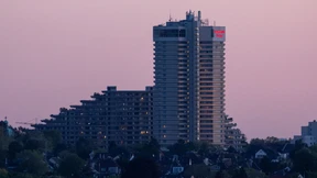 Mann soll Ehefrau von Balkon in die Tiefe gestoßen haben