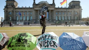 Umstrittene Waffen und erschöpfte Schlaflose