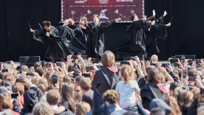 4453 Harry Potters unter Muggeln