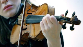 Stradivari im roten Kanal  