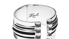 Karl Lagerfeld trägt und macht Schmuck