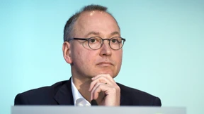 Großaktionär aus Singapur will Bayer-Chef aus dem Unternehmen drängen