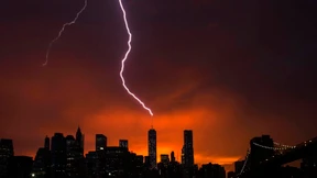 Gewitter verwandelt New York in Hollywood-Kulisse