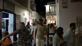 Polizei in Athen geht mit Tränengas gegen Impfgegner vor