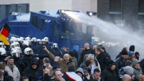 Pegida-Demo in Köln nach Angriffen auf Polizei aufgelöst