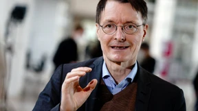 Lauterbach meldet Honorare nach