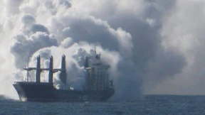Löscharbeiten auf der „Purple Beach“ haben begonnen