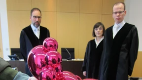 50.000 Euro Schadenersatz für „verwässertes“ Neonpink verlangt