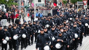 Etwa so viele Polizisten wie Demonstranten in Hamburg