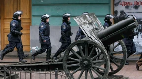 Schläge  und Schüsse