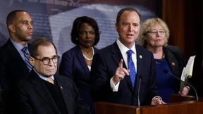 Ein Stück auf zwei Bühnen