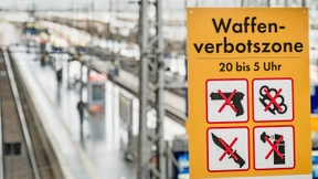 Stadt Frankfurt verbietet Waffen am Hauptbahnhof