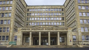 In der Zeit, aus der Zeit