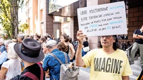 „Hört. Nie. Auf.“