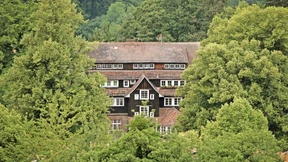 Tatort Schule, Schutzraum Schule