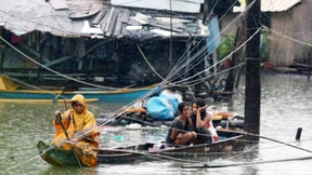 Viele Tote - Hunderttausende in Notunterkünften