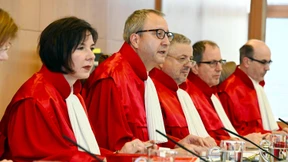 Wie soll die neue Suizidhilfe-Regelung aussehen?