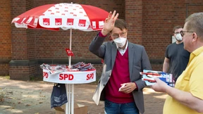 Corona-Fachmann gegen Gastarbeiterkind