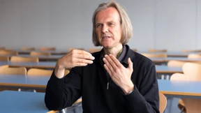 Können Roboter mit Geld umgehen?