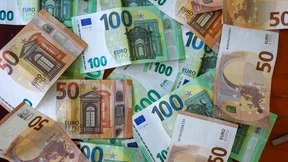 Deutsche sparen lieber als zu investieren