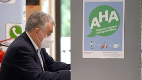 „Spontanversammlung“ vor Privathaus von NRW-Innenminister Reul