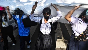 Thailands König entzweit Familien