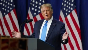 Präsident tritt überraschend bei Parteitag auf