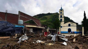 Zahl der Toten nach Tropensturm „Earl“ steigt