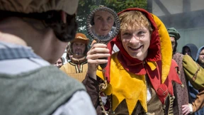 Das Kind hält uns den Spiegel vor