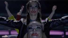 Hinter dem Bildschirm