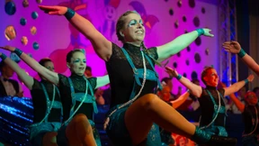 Mehr als lächelnd herumzuhüpfen