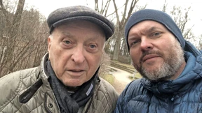 Plötzlich stand er aus dem Rollstuhl auf und spielte Klavier