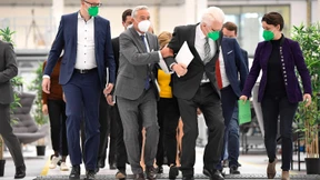 Tausend neue Windräder und ein Solarpanel auf jedem Dach