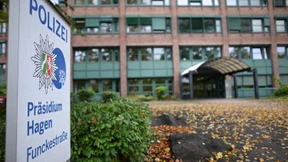 Haftbefehl gegen Stalzers Adoptivtochter nach Messerangriff