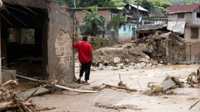 Mehr als 120 Tote bei Tropenstürmen  