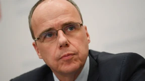 Sonderermittler, Freigänger, Eisenmänner